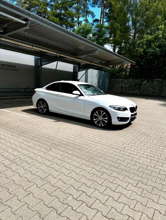 Image of BMW 218