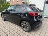 Mazda 2 White Edition - Sportsline - Automatik - Mazda 2 mit Benzin-Antrieb: Automatik