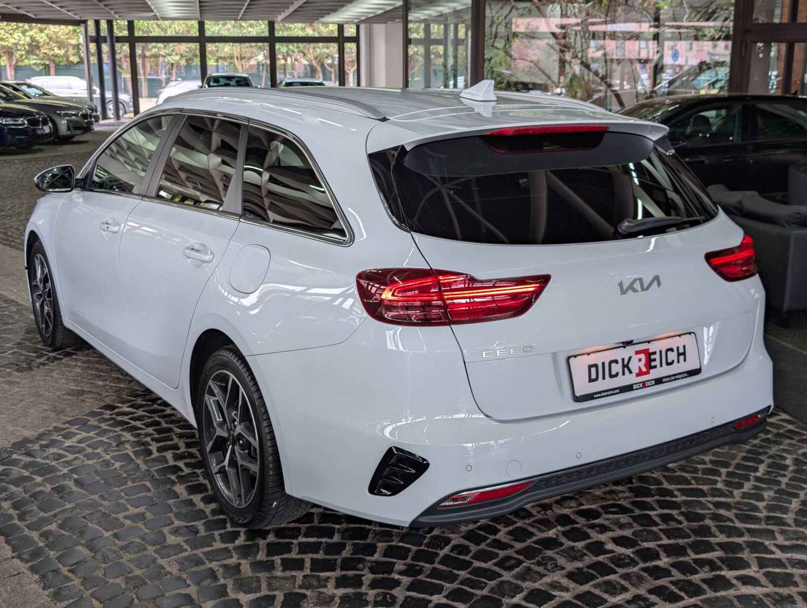 Fahrzeugabbildung Kia cee'd Sportswagon 1.5 Spirit SCC JBL KAM 7J Gar.