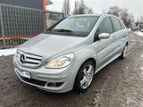 Mercedes-Benz Elegance *Klima*Einparkhilfe*SHZ* - Mercedes-Benz B 150 mit Panoramadach