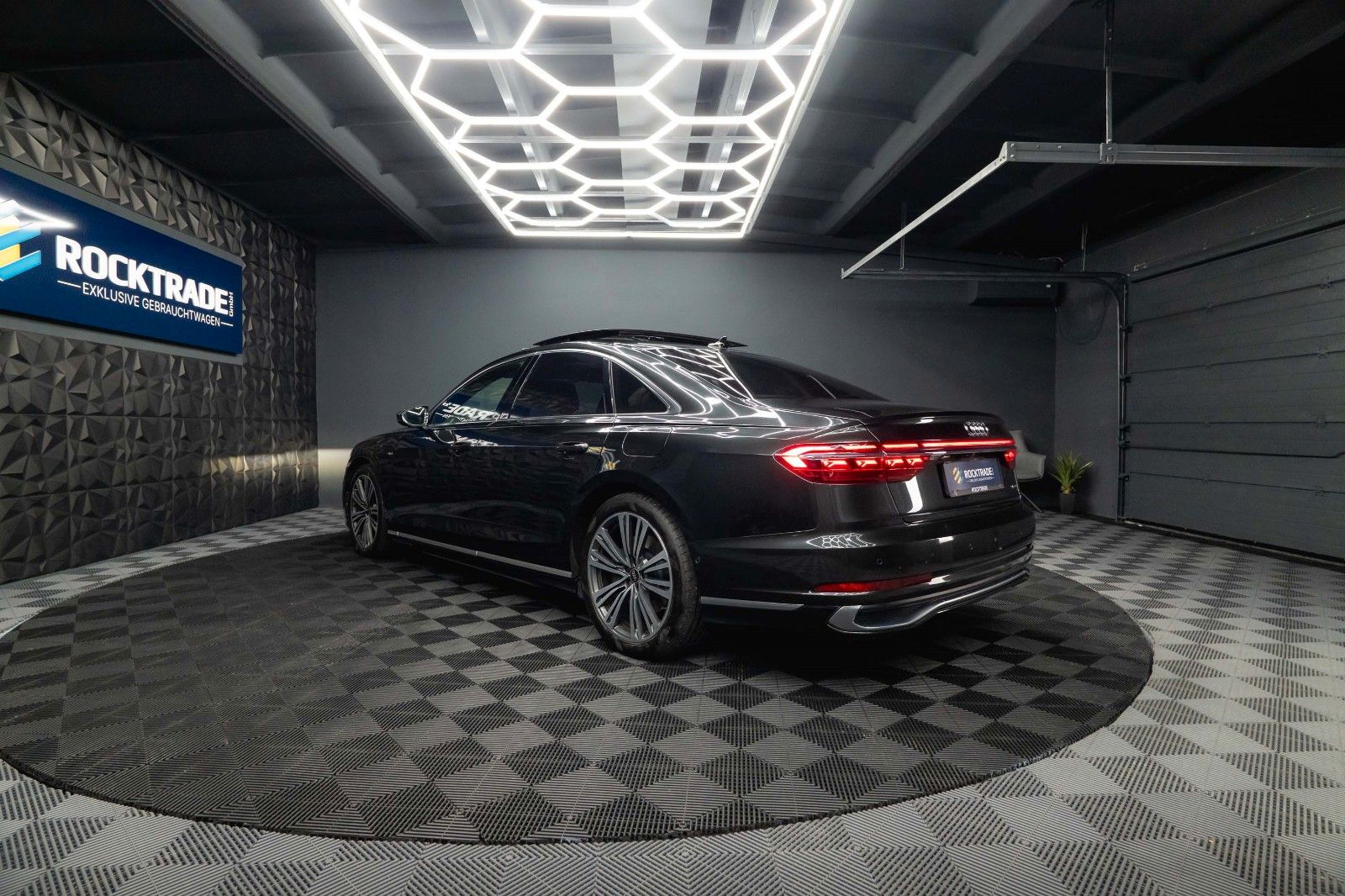 Fahrzeugabbildung Audi A8 60 TFSIe quattro S-Line *Dynamik*Pano*Massage