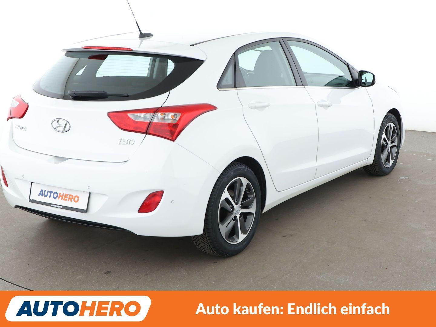 Hyundai i30 1.4 Comfort *NAVI*TEMPO*PDC*SHZ*ALU*KLIMA*