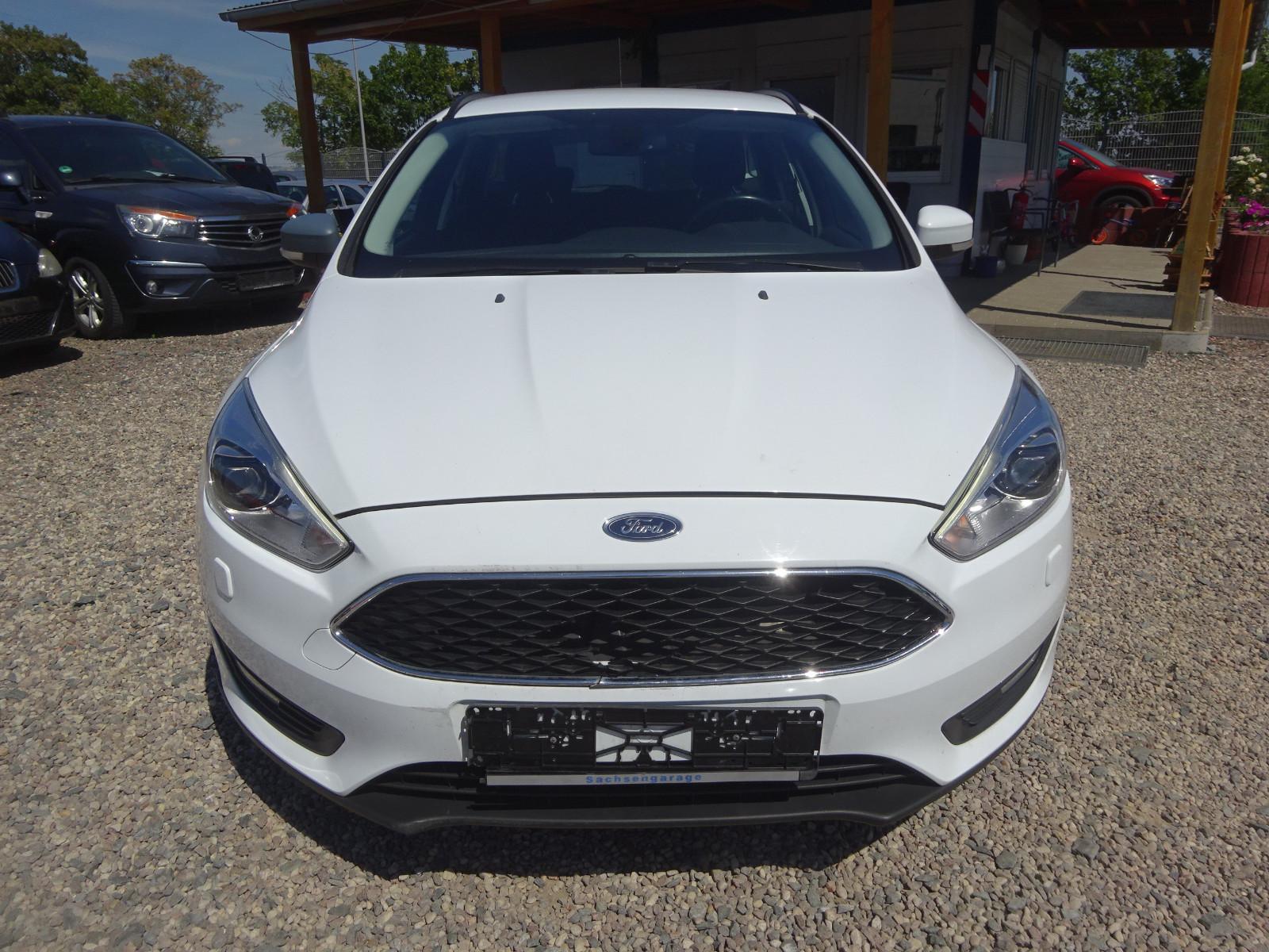 Ford Focus 2015 — rear view