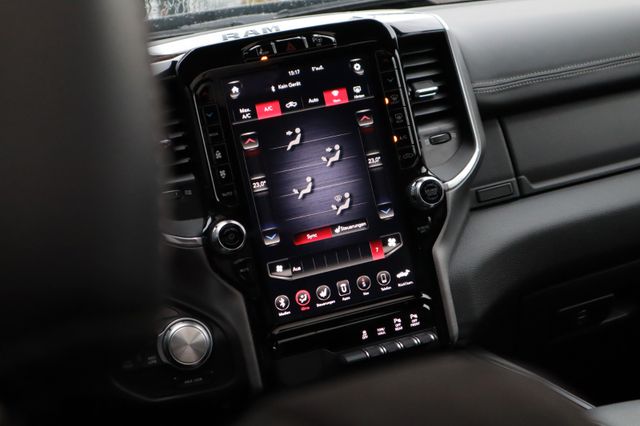 Fahrzeugabbildung Dodge RAM Laramie NIGHT FULL Option AEC LPG AHK