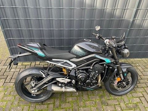 Fahrzeugabbildung Triumph Street Triple 765 RS Modelljahr 2026