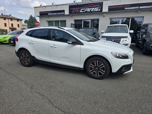 Volvo VOLVO V40 Cross Country D2 Business PERMUTE - LE