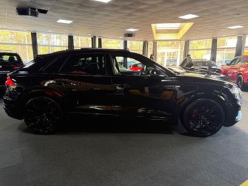 Audi Q8 - 12