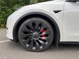 Tesla Model Y Performance, 1. Hand,  8-fach bereift - Tesla Model Y in Essen