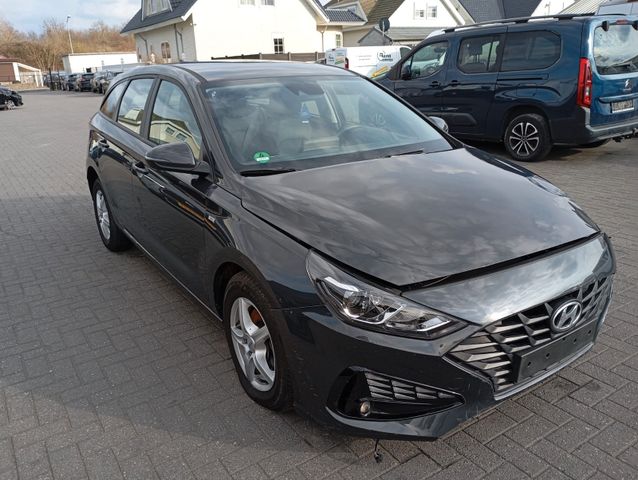 Hyundai i30 1.0 T-GDI Hybrid DCT Klima