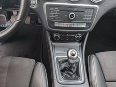 MERCEDES-BENZ A 200 BlueEfficiency~HarmannKardon~PDC V+H~Navi