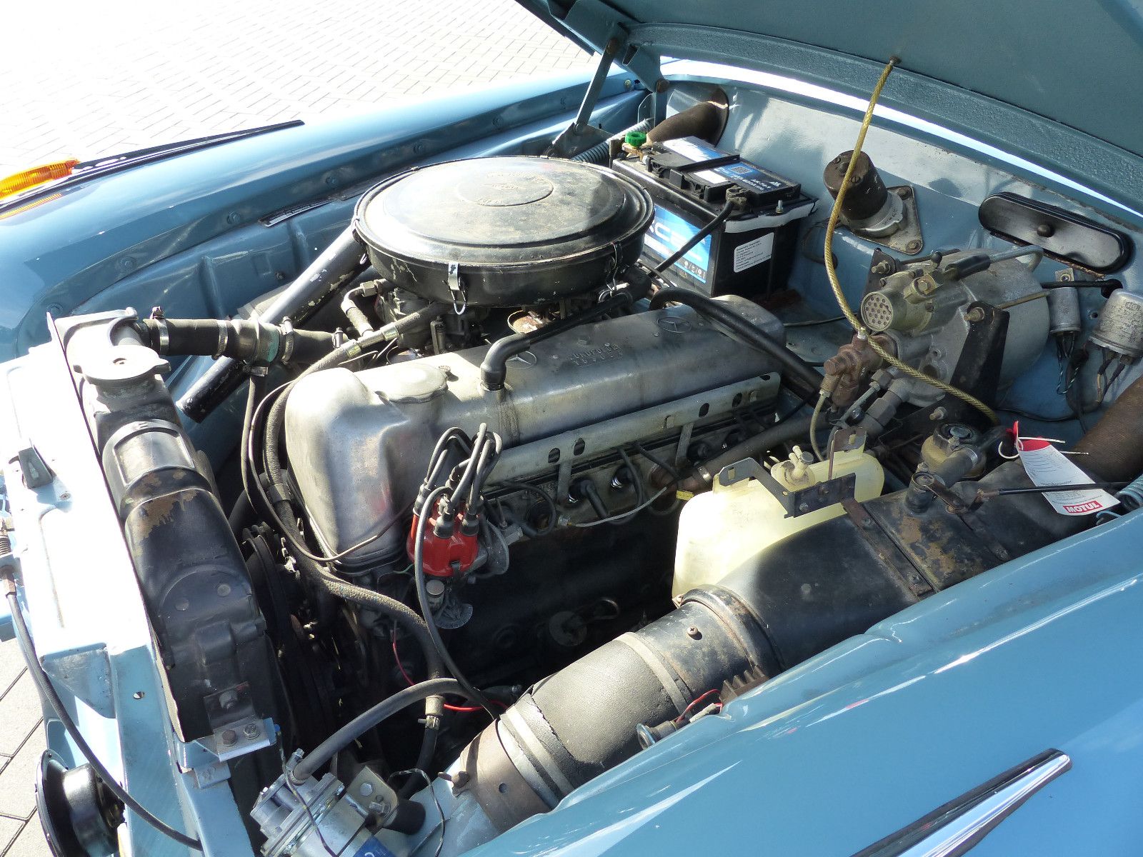 Fahrzeugabbildung Mercedes-Benz 220