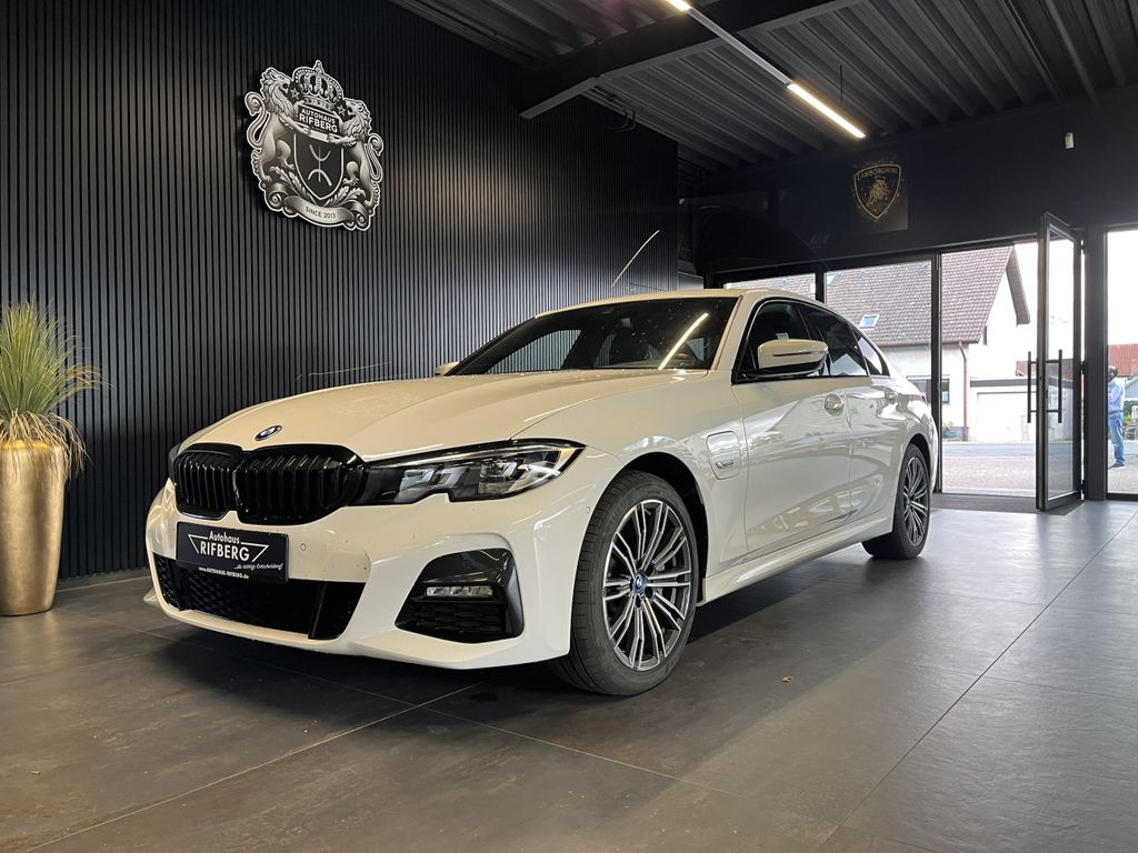 Image of BMW 330