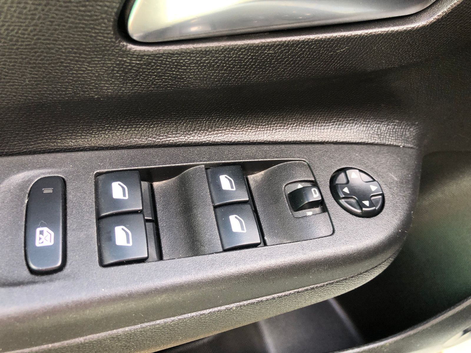 Fahrzeugabbildung Opel CORSA SEHR GEPFL.!  KLIMA.! SITZHEIZ! KAMERA...