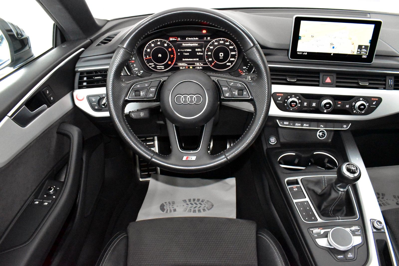 Fahrzeugabbildung Audi A5 Coupe sport S Line T.Leder,Navi,LED,SH,PDC