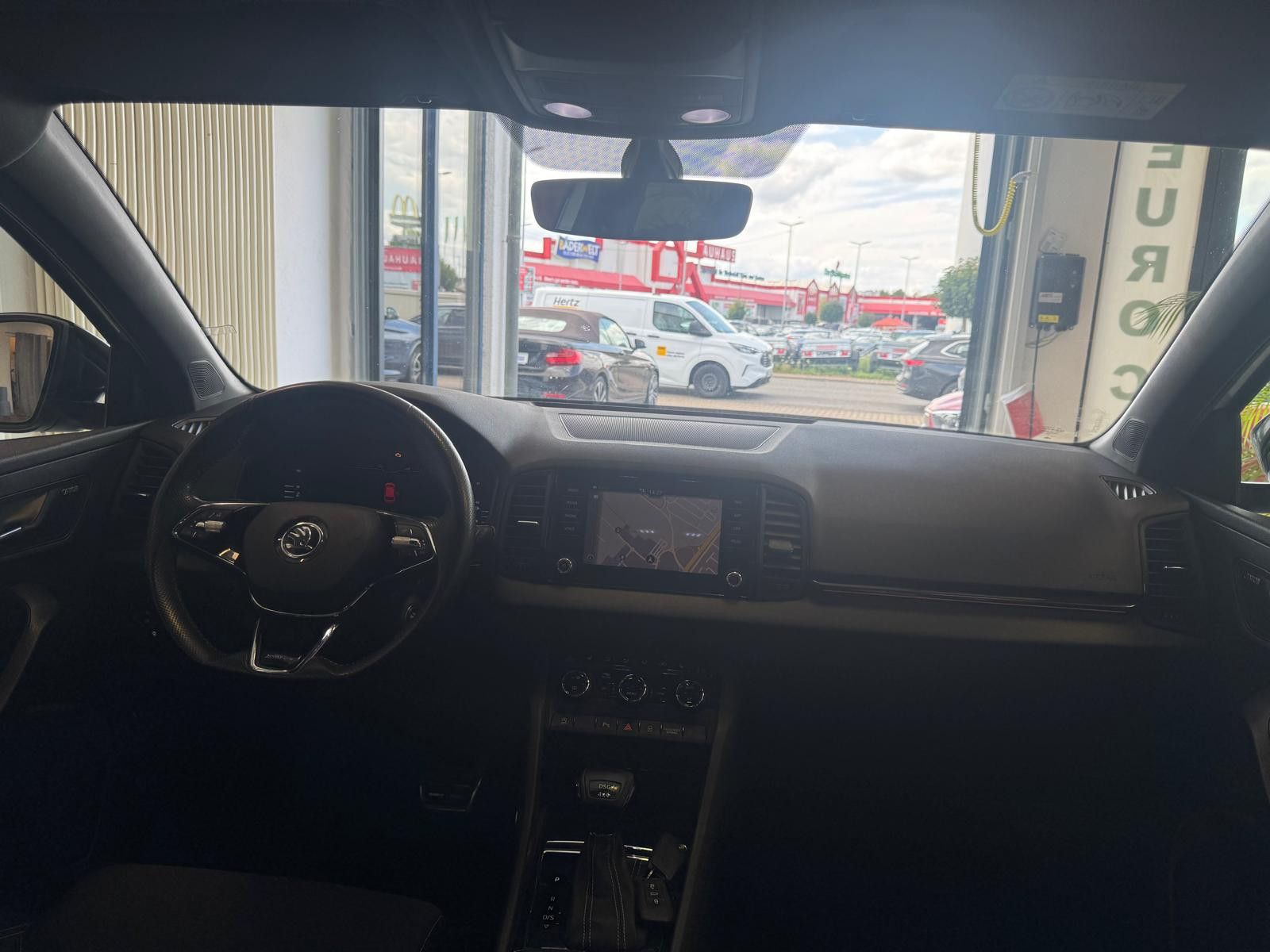 Fahrzeugabbildung SKODA Karoq Sportline 4x4 /1.HAND/NAVI/KLIMA/