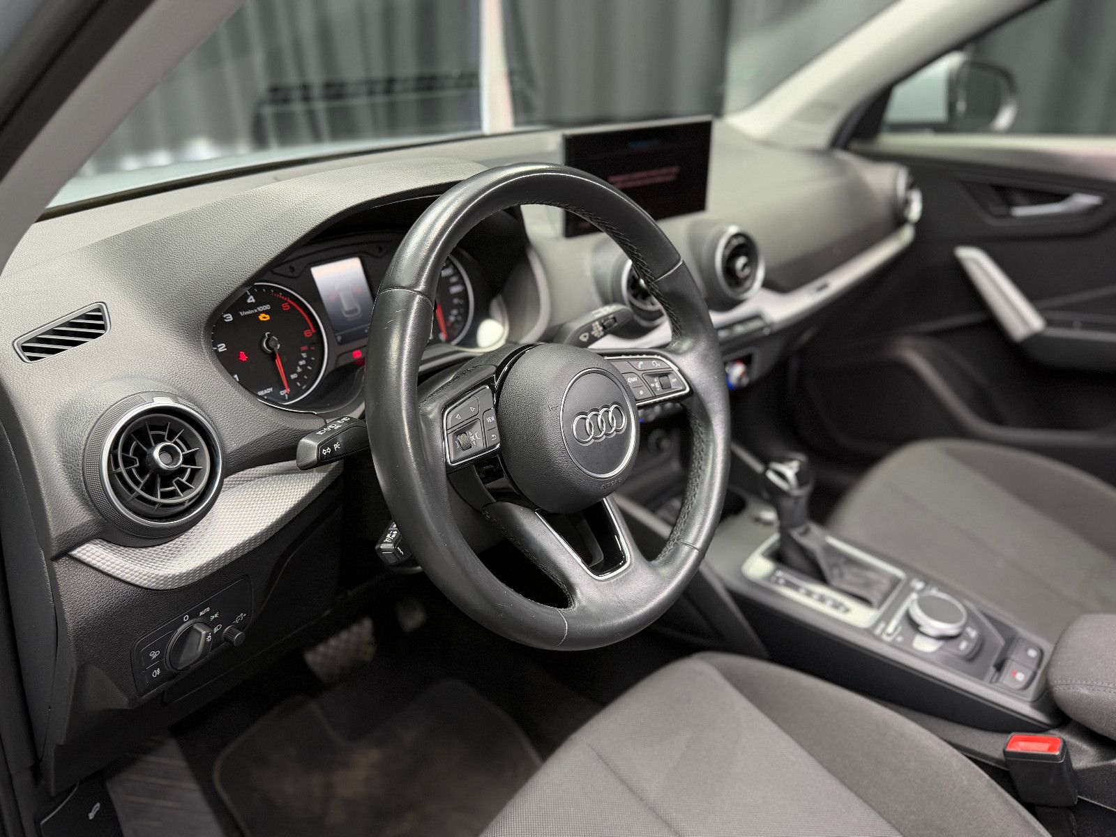 Fahrzeugabbildung Audi Q2 30 TDI advanced|AUTOMATIK|NAVI|KAMERA