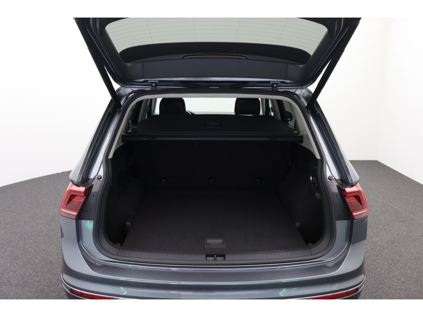 Fahrzeugabbildung Volkswagen Tiguan Allspace Highline R-Line AHK schwenkbar