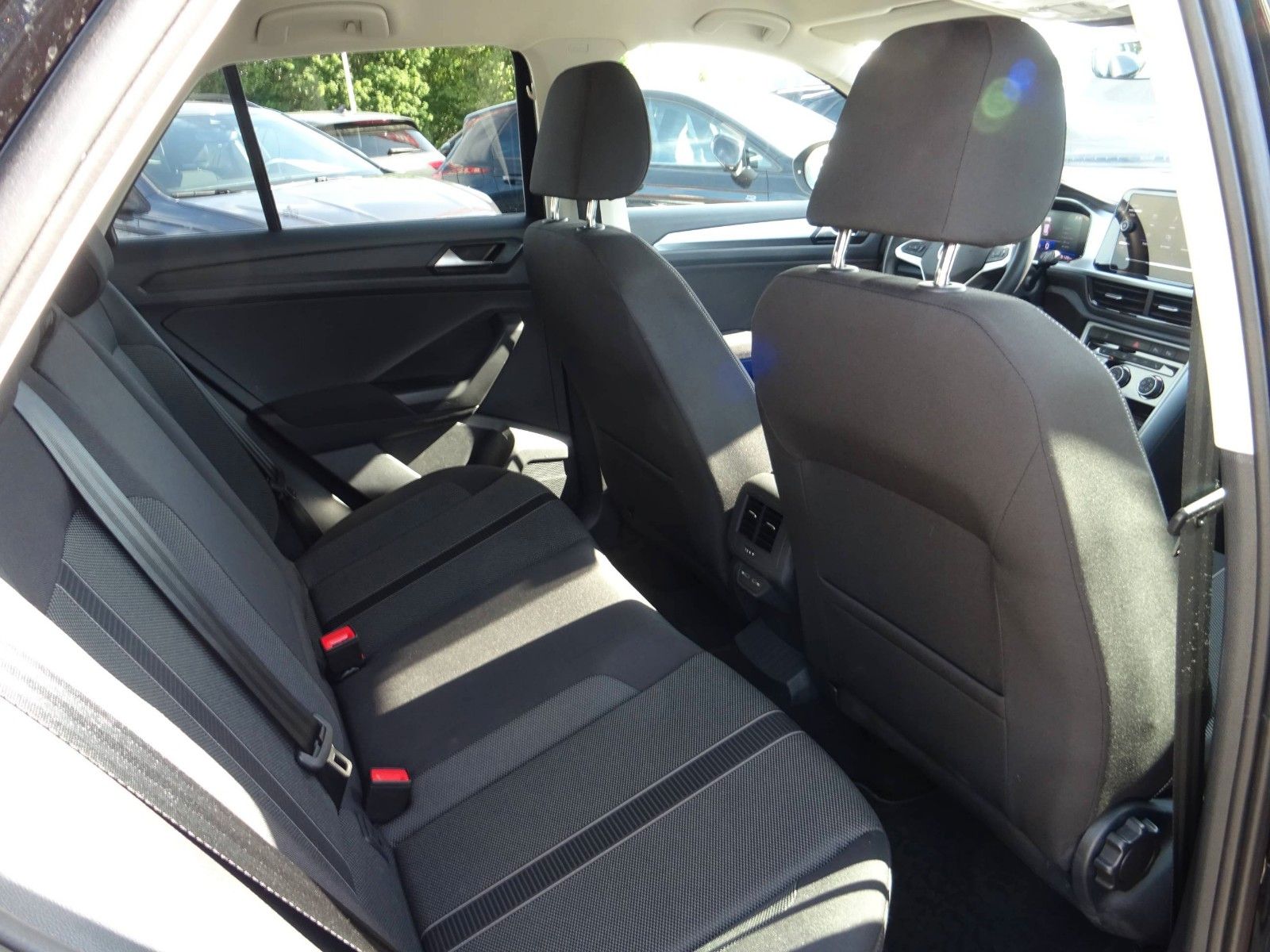 Volkswagen T-Roc 1.0 TSI Life Virt Led Navi/App PDC SHZ foto 21