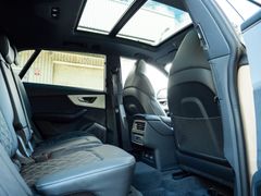 Audi Q8 – 30 / 35