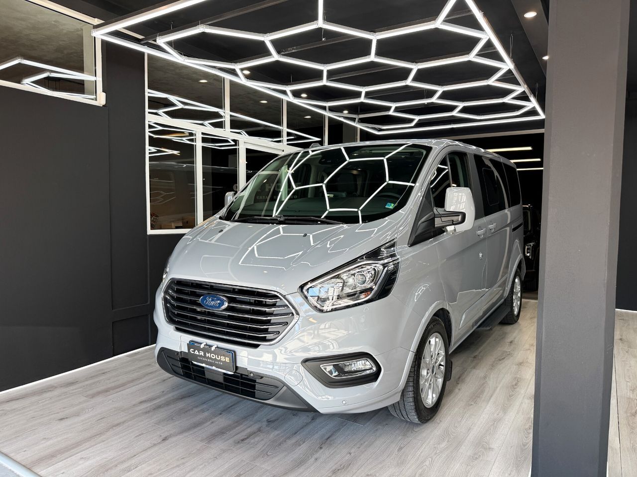 Ford Tourneo Custom 2.0 TDI 170CV Auto