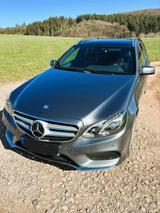 Mercedes-Benz E 500 4MATIC T AVANTGARDE  AMG AVANTGARDE - Mercedes-Benz E 500: 5 Türen