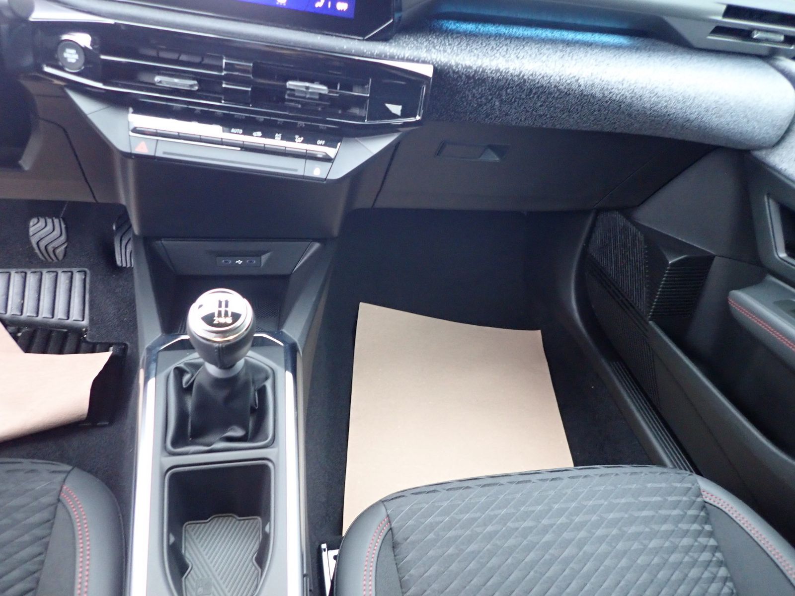 Fahrzeugabbildung Renault Clio Techno TCe 115