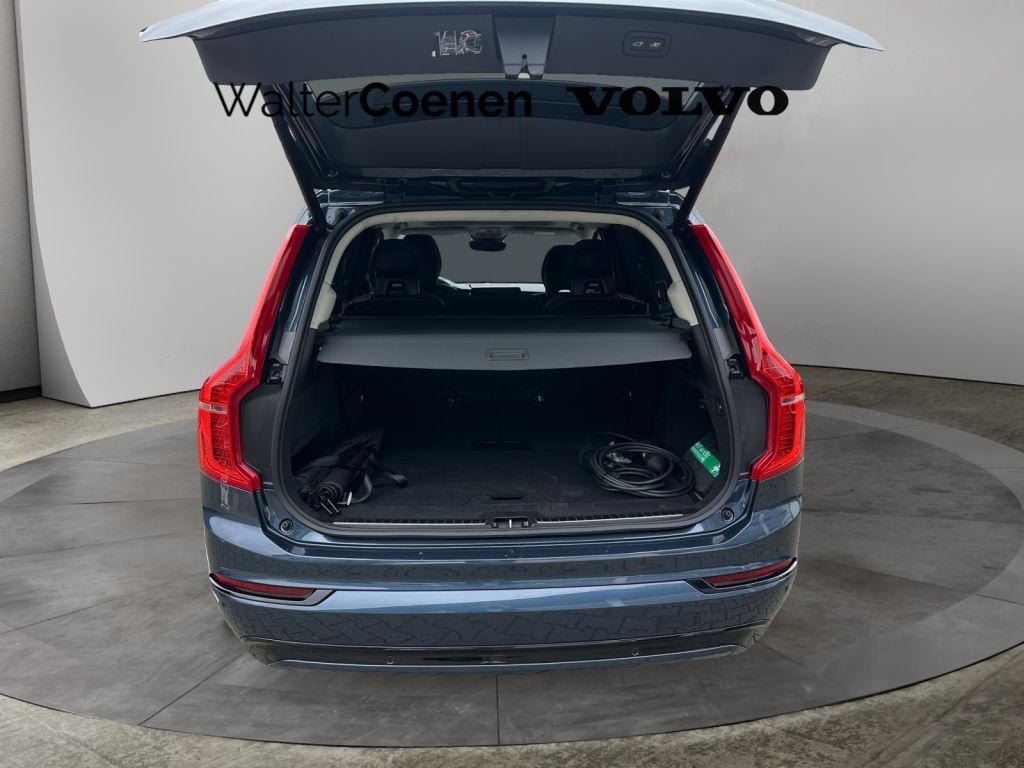 VOLVO XC90 T8 AWD Plug-in Hybrid Ultra Dark 360° AHK s VOLVO XC90 T8 AWD Plug-in Hybrid Ultra Dark 360° AHK s
