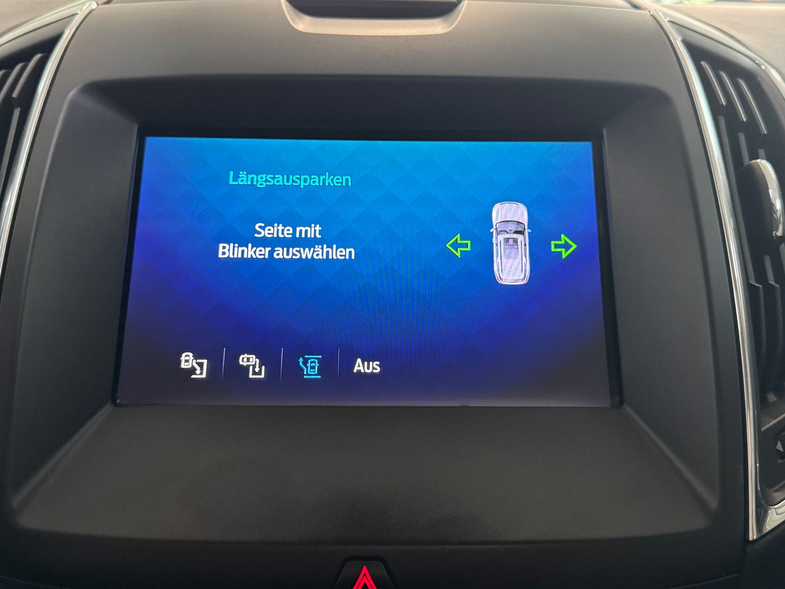 Fahrzeugabbildung Ford Galaxy TITANIUM SPORT AWD AUT 7-SITZER PANO VOLL