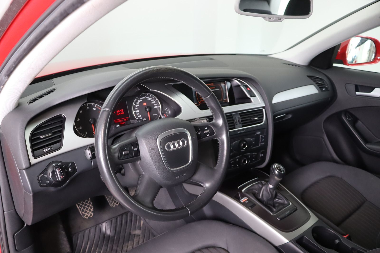 Fahrzeugabbildung Audi A4 1.8 TFSI Avant * Xenon * SHZ