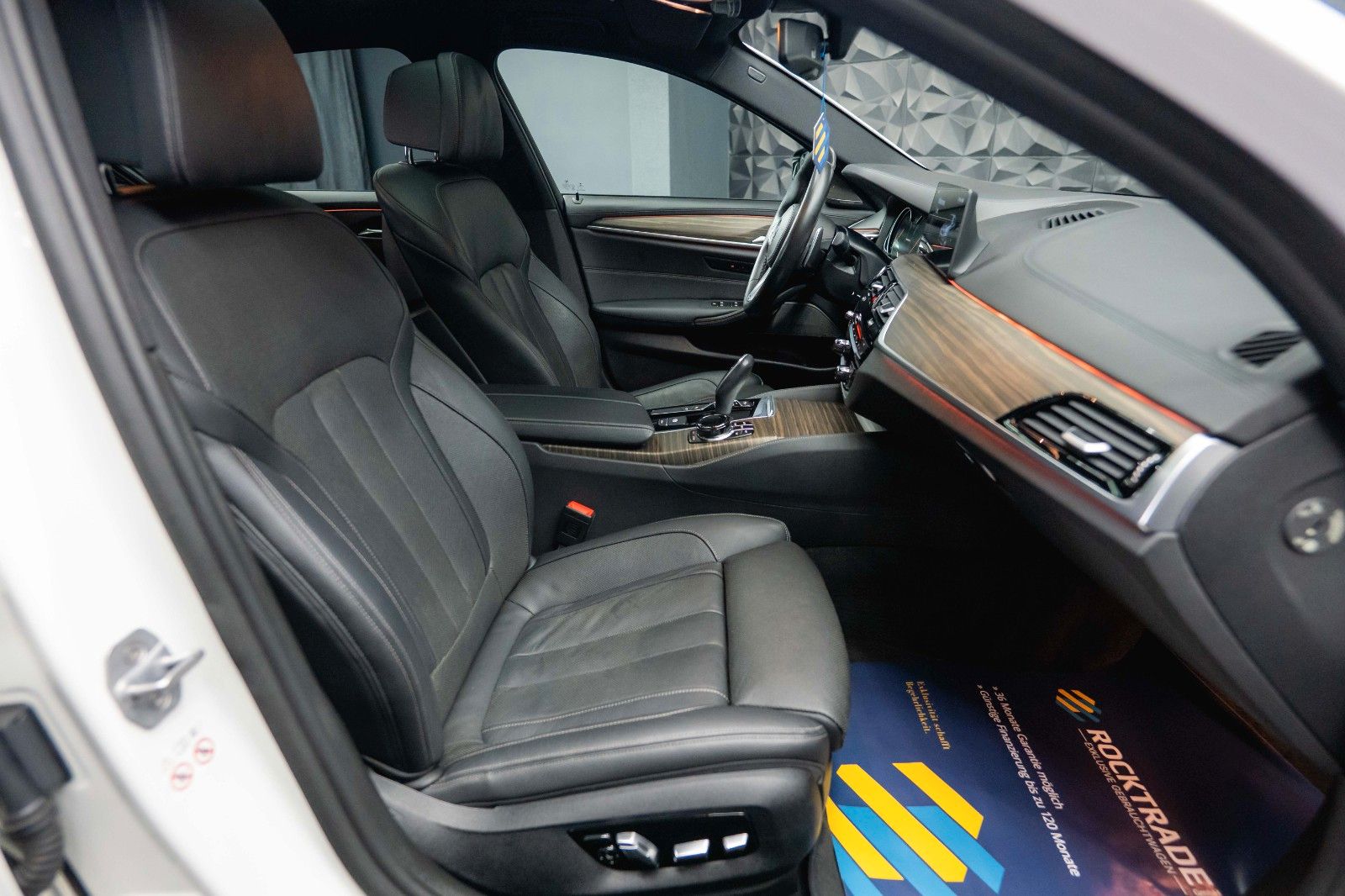 Fahrzeugabbildung BMW M550 i xDrive M-Performance Shadow *ACC*LED*360*