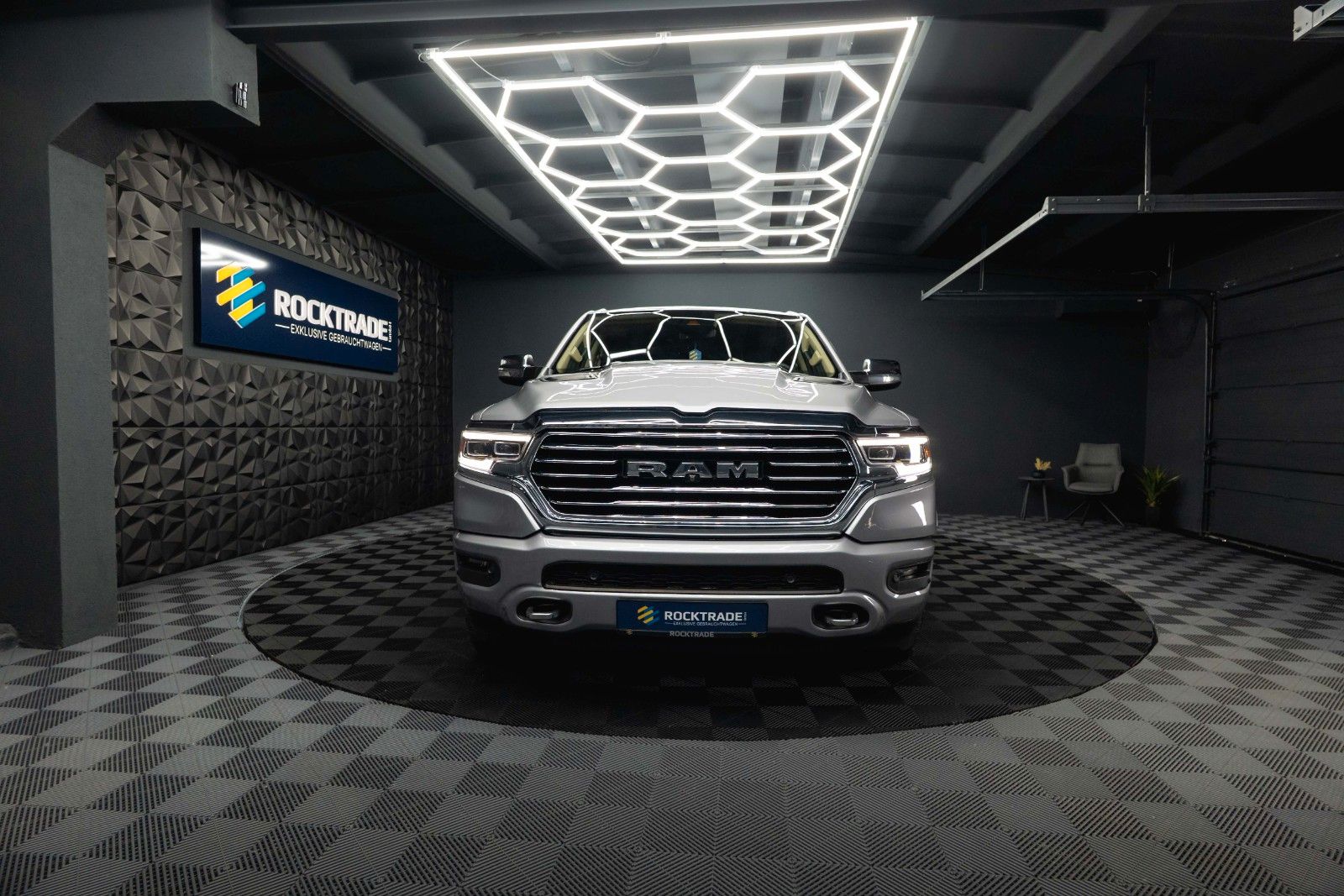 Fahrzeugabbildung Dodge RAM 5.7 V8 HEMI 4x4 Limited Longbed Hardtop 19%