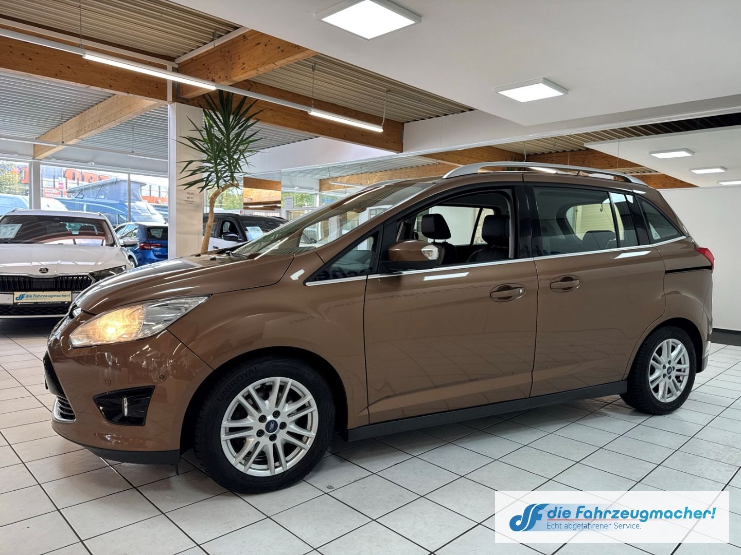 Fahrzeugabbildung Ford C-Max Grand Titanium Navi Klimaautom *EXPORT