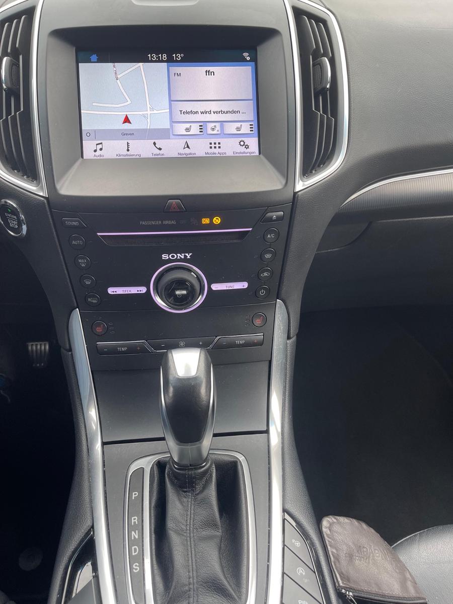 Ford Edge USA Bi-Turbo 4x4 Panoramadach Matrix LED 