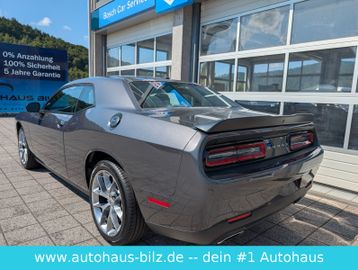 Dodge Challenger - 8