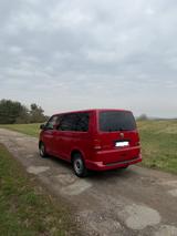 Volkswagen T5 Multivan - rote Volkswagen T5 Multivan