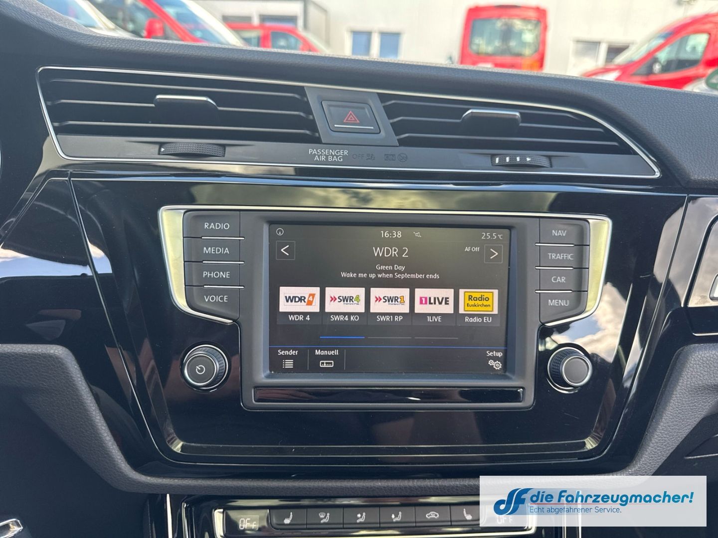 Fahrzeugabbildung Volkswagen Touran Highline 2,0TDi Pano *EXPORT