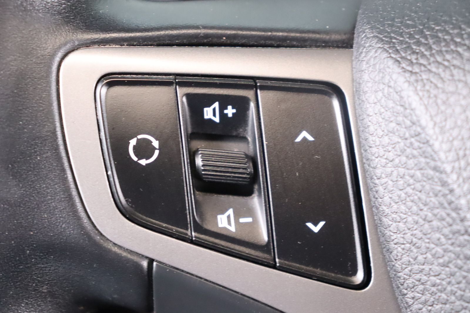 Fahrzeugabbildung Hyundai i40 FL 1.6 CRDi Space Plus * Sitzhzg./-lüftung