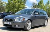 Volvo V50 Kombi D3 NAVI LEDER XENON STNDHZG S.DACH - Volvo V50 mit Diesel-Antrieb: Kombi