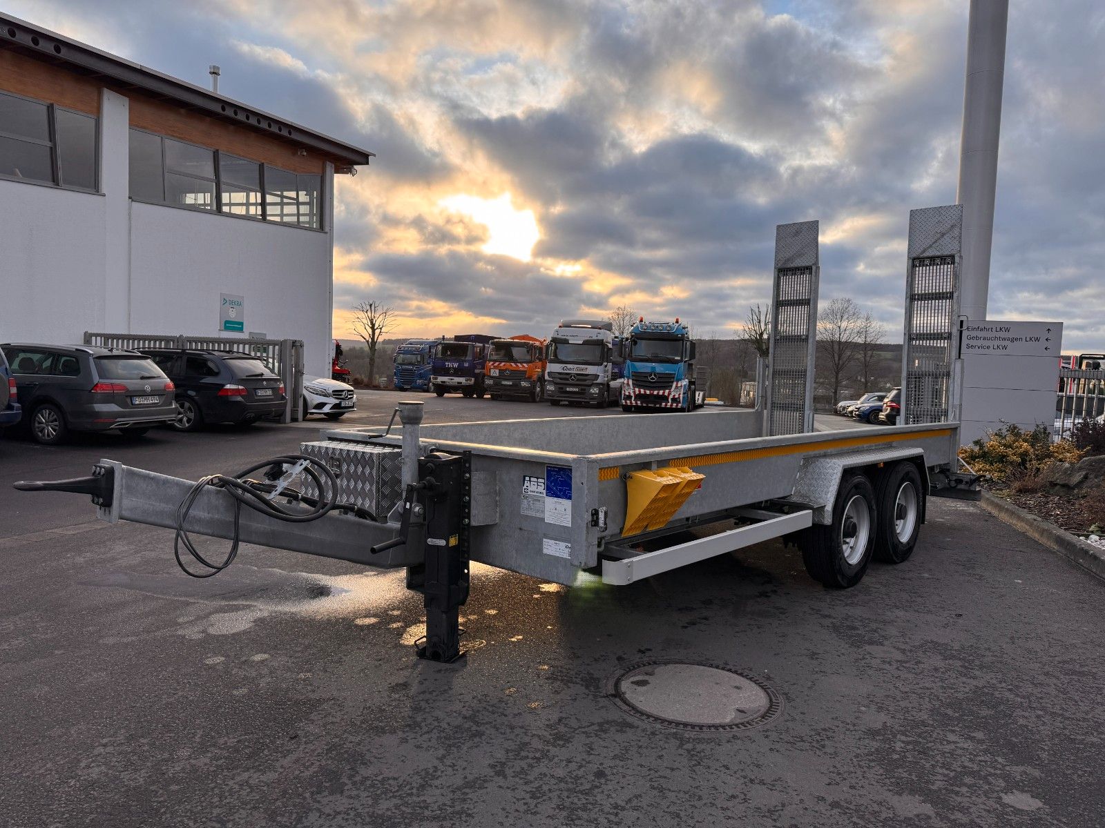 Fahrzeugabbildung Wörmann BauTL105.55/200 Rampen verzinkt