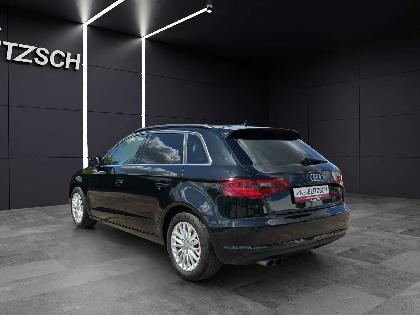 Fahrzeugabbildung Audi A3 Sportback TSI Ambiente S-tronic AHK Xenon Nav