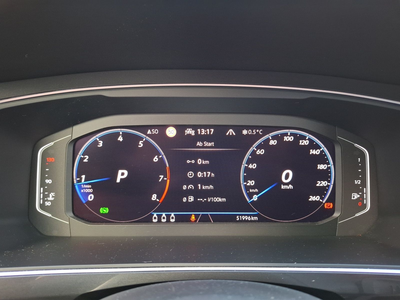 Fahrzeugabbildung Volkswagen Tiguan Allspace TSI R-Line DSG 4M Matrix Navi AI