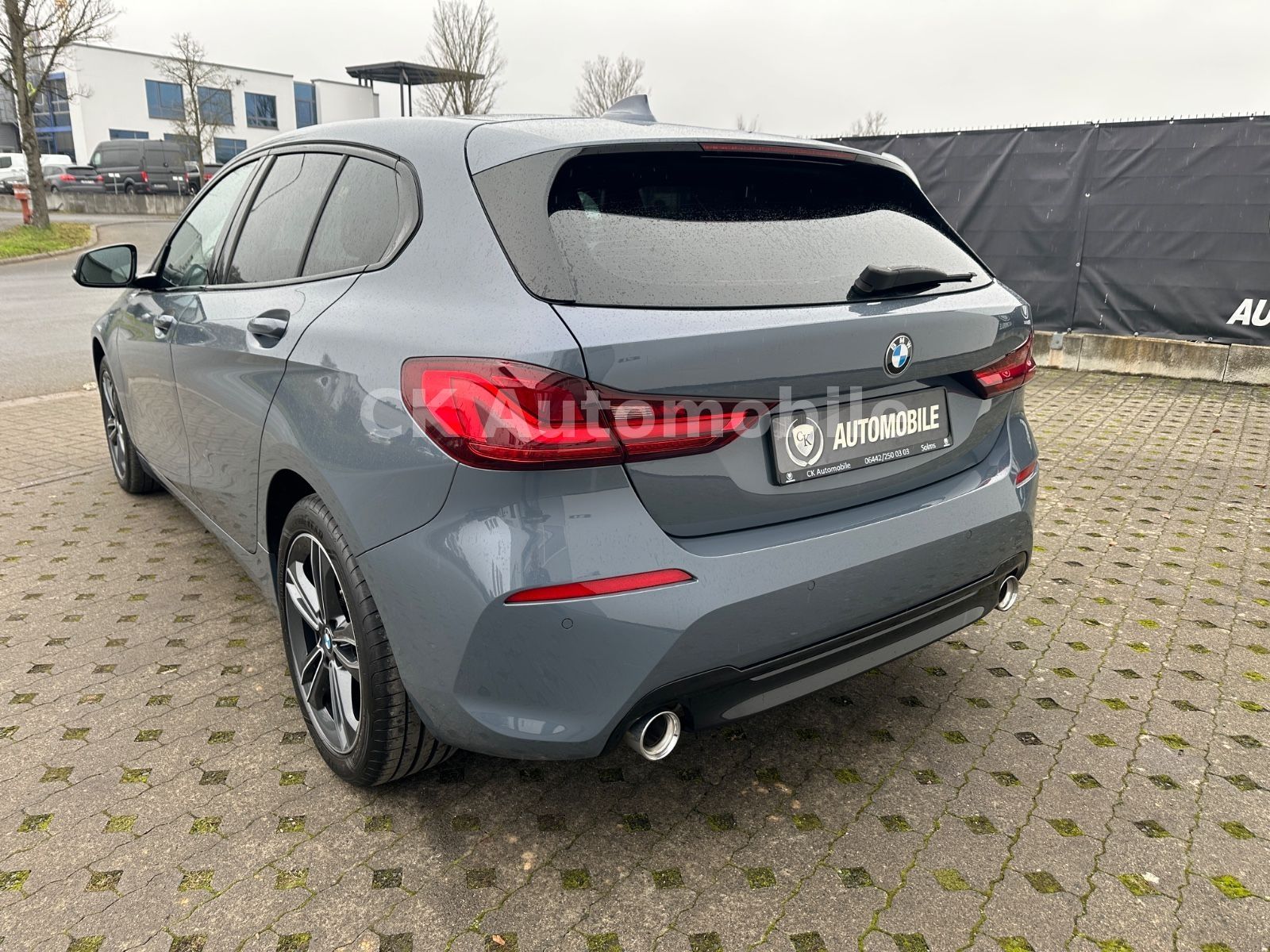 Fahrzeugabbildung BMW 118d Sport-Line/Shadow-Line/Navi/Pano/LED/PDC