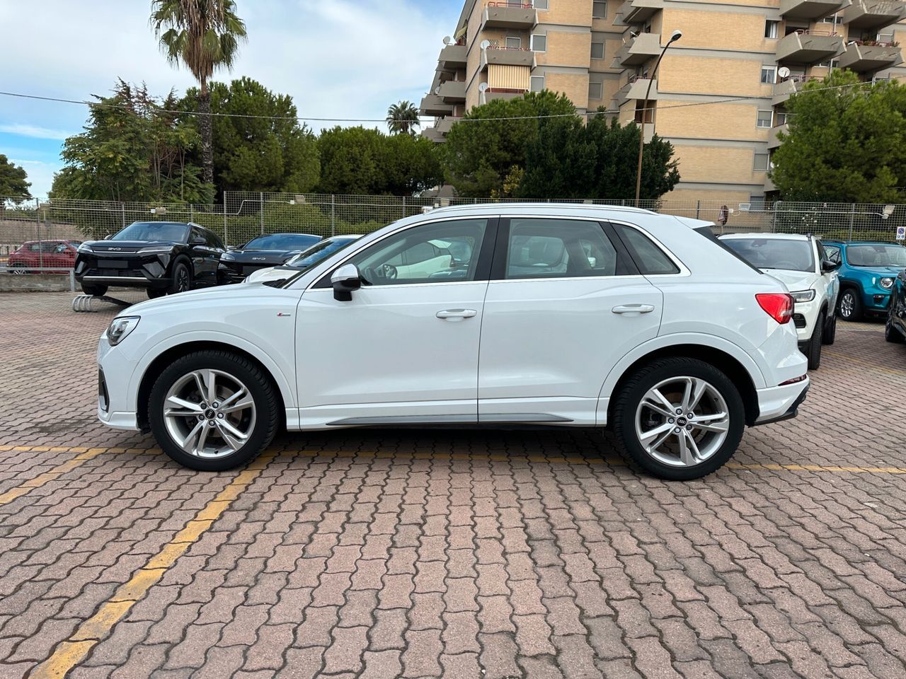 Audi Q3 35 TDI S tronic line edition imagem 2
