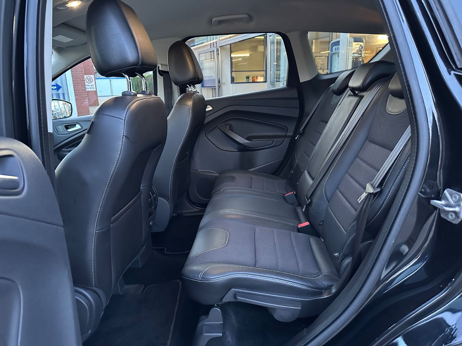 Fahrzeugabbildung Ford Kuga 2.0 TDCi Titanium AHK/Navi/SHZG/GRA
