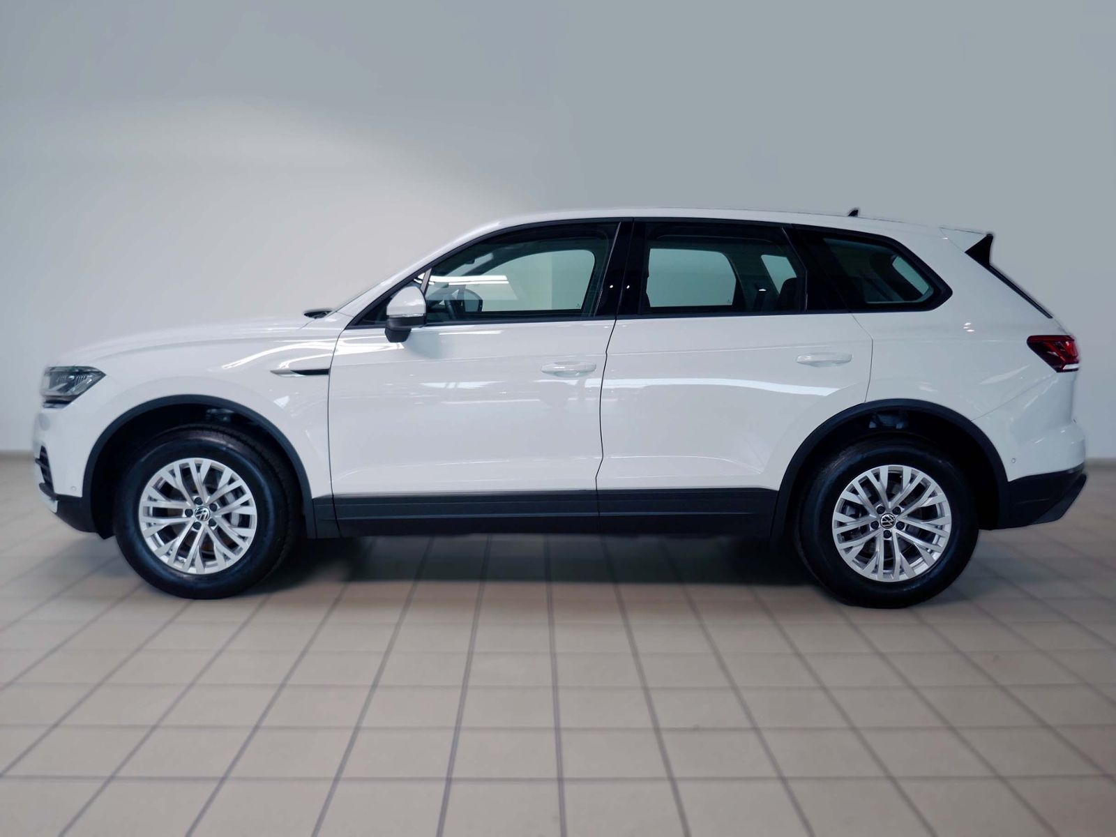 Fahrzeugabbildung Volkswagen Touareg 3.0 TDI V6 4MOTION | LED RFK ACC Navi