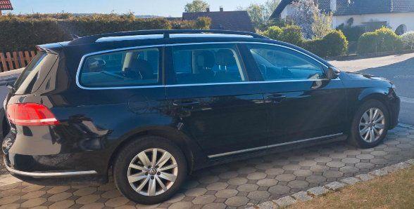 Volkswagen Passat 2013 — rear view