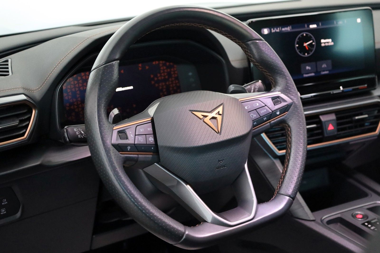 Fahrzeugabbildung CUPRA Formentor e-Hybrid T.Leder,Navi,LED,ACC,AppleCar