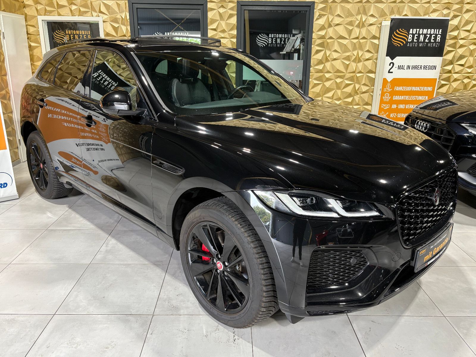 Fahrzeugabbildung Jaguar F-PACE R-Dynamic SE AWD/D300/PANO/APPLE/MEMORY/