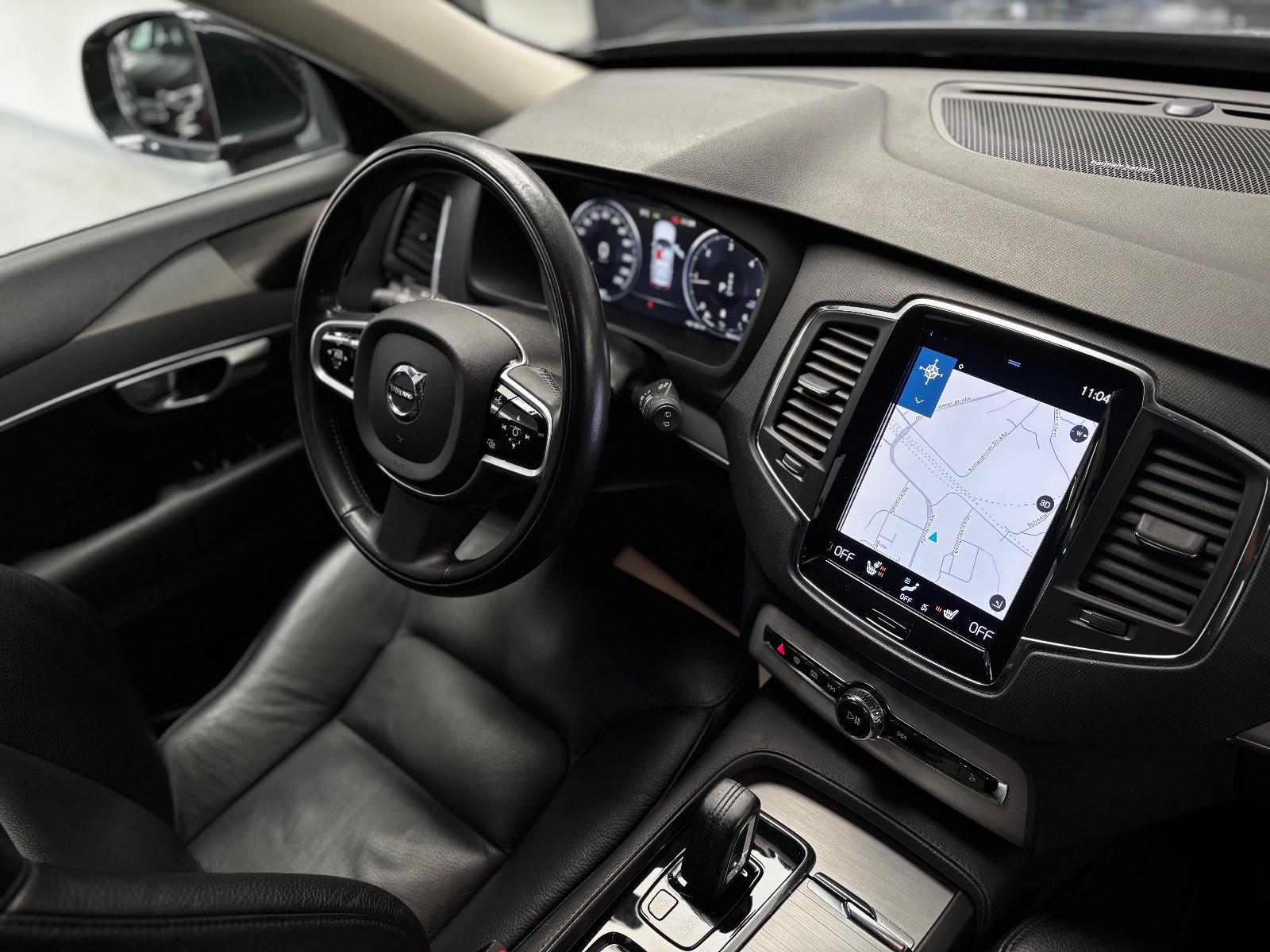 Volvo XC90 Momentum Pro AWD CAM 7-STZ PANO ACC HARMAN/