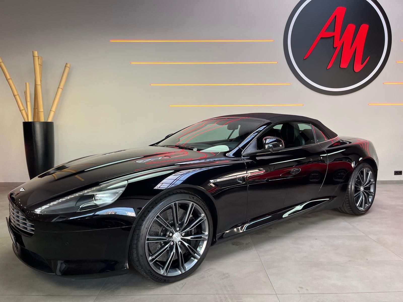 Fahrzeugabbildung Aston Martin Virage Volante V12